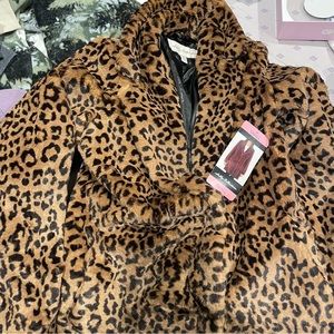 Sebby Collection Brown & Black Animal Print Oversized
Faux Fur Jacket Size Small